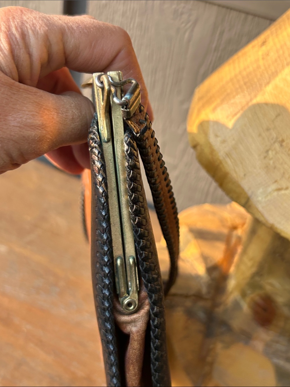 Antique 1920s nouveau art deco hand tooled leather brass clutch purse - Picture 10 of 17